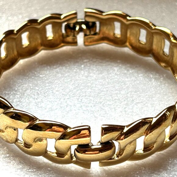 Vintage Monet Fixed Chain Link Bracelet With Red Enamel Accents Signed - Picture 3 of 8